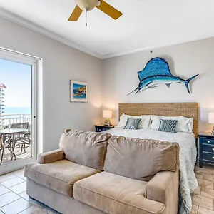https://sterling-beach-iii.panamacity-beachhotels.com
