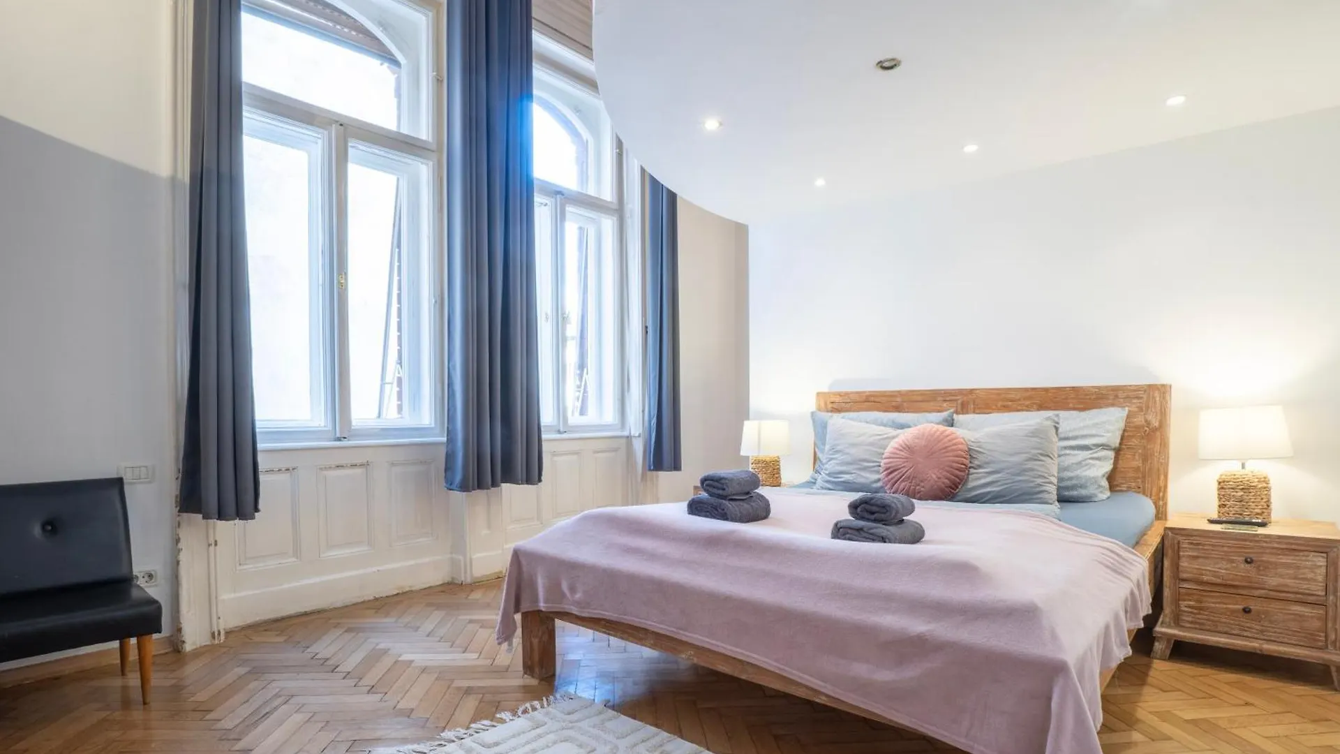 Cedar Inn Budapest - Palace District